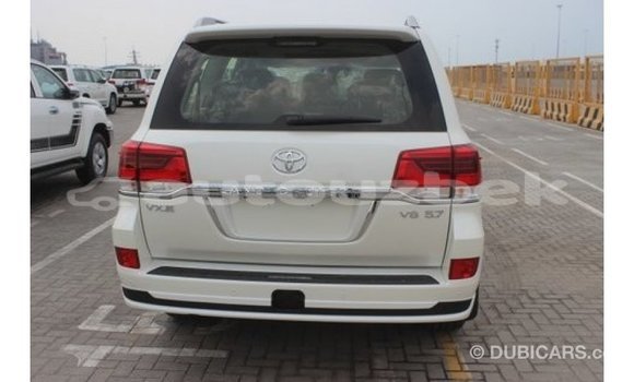 Buy Import Toyota Land Cruiser White Car in Import - Dubai in Andijon Buy Import Toyota Land Cruiser White Car in Import - Dubai in Andijon