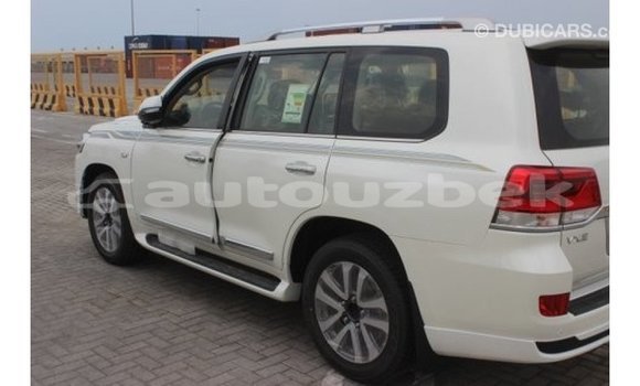 Buy Import Toyota Land Cruiser White Car in Import - Dubai in Andijon Buy Import Toyota Land Cruiser White Car in Import - Dubai in Andijon