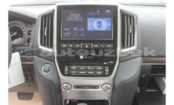 Buy Import Toyota Land Cruiser White Car in Import - Dubai in Andijon Buy Import Toyota Land Cruiser White Car in Import - Dubai in Andijon