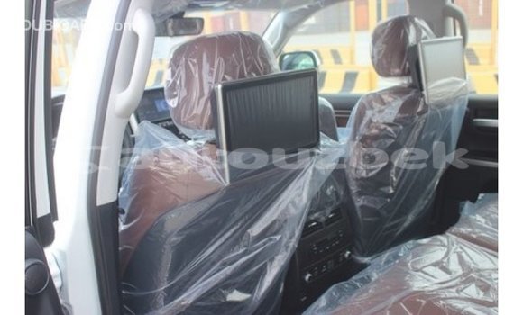 Buy Import Toyota Land Cruiser White Car in Import - Dubai in Andijon Buy Import Toyota Land Cruiser White Car in Import - Dubai in Andijon