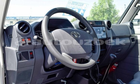 Buy New Toyota Land Cruiser White Car in Ahunabayev in Andijon Buy New Toyota Land Cruiser White Car in Ahunabayev in Andijon