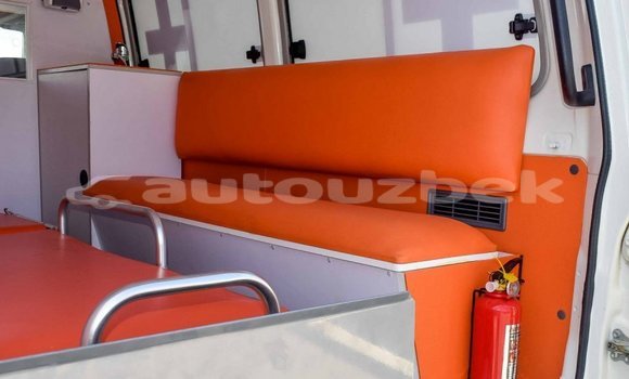 Buy New Toyota Land Cruiser White Car in Ahunabayev in Andijon Buy New Toyota Land Cruiser White Car in Ahunabayev in Andijon