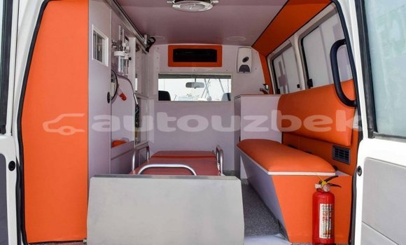 Buy New Toyota Land Cruiser White Car in Ahunabayev in Andijon Buy New Toyota Land Cruiser White Car in Ahunabayev in Andijon