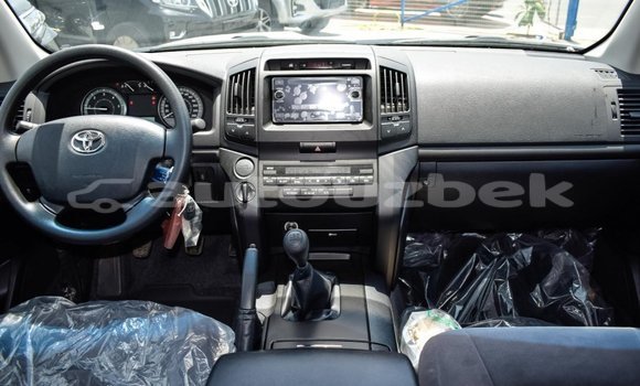 Buy New Toyota Land Cruiser White Car in Akkurgon in Surhondar Buy New Toyota Land Cruiser White Car in Akkurgon in Surhondar