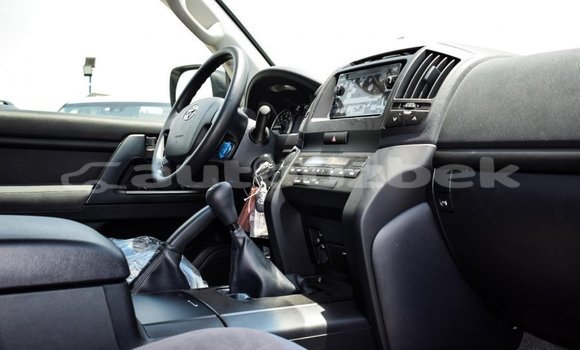 Buy New Toyota Land Cruiser White Car in Akkurgon in Surhondar Buy New Toyota Land Cruiser White Car in Akkurgon in Surhondar