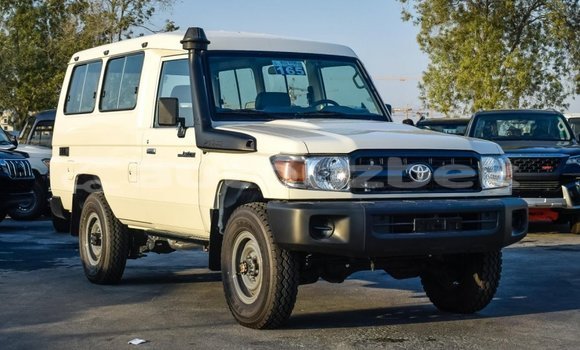 Buy New Toyota Land Cruiser White Car in Ahunabayev in Andijon Buy New Toyota Land Cruiser White Car in Ahunabayev in Andijon