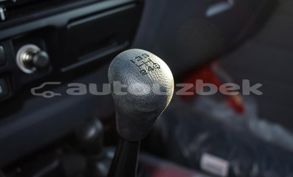 Buy New Toyota Land Cruiser White Car in Ahunabayev in Andijon Buy New Toyota Land Cruiser White Car in Ahunabayev in Andijon