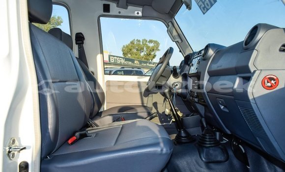 Buy New Toyota Land Cruiser White Car in Ahunabayev in Andijon Buy New Toyota Land Cruiser White Car in Ahunabayev in Andijon