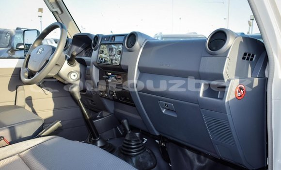 Buy New Toyota Land Cruiser White Car in Ahunabayev in Andijon Buy New Toyota Land Cruiser White Car in Ahunabayev in Andijon