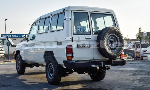 Buy New Toyota Land Cruiser White Car in Ahunabayev in Andijon Buy New Toyota Land Cruiser White Car in Ahunabayev in Andijon