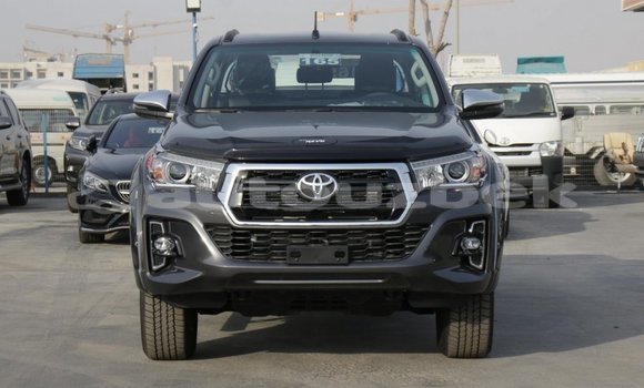 Buy New Toyota Hilux Silver Car in Ahunabayev in Andijon Buy New Toyota Hilux Silver Car in Ahunabayev in Andijon