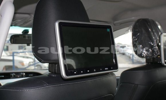 Buy New Toyota Hilux Silver Car in Ahunabayev in Andijon Buy New Toyota Hilux Silver Car in Ahunabayev in Andijon