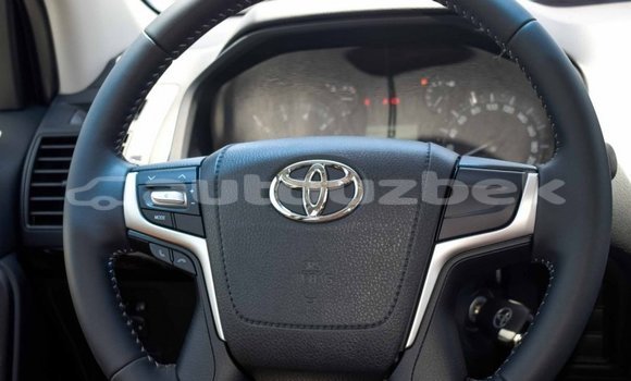 Buy New Toyota Land Cruiser Black Car in Ahunabayev in Andijon Buy New Toyota Land Cruiser Black Car in Ahunabayev in Andijon