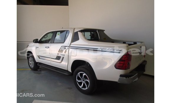 Buy Import Toyota Hilux White Car in Import - Dubai in Andijon Buy Import Toyota Hilux White Car in Import - Dubai in Andijon