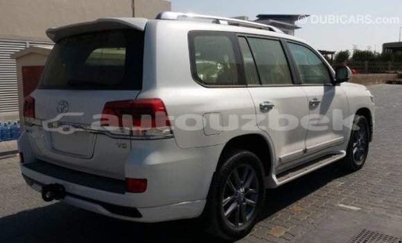 Buy Import Toyota Land Cruiser White Car in Import - Dubai in Andijon Buy Import Toyota Land Cruiser White Car in Import - Dubai in Andijon