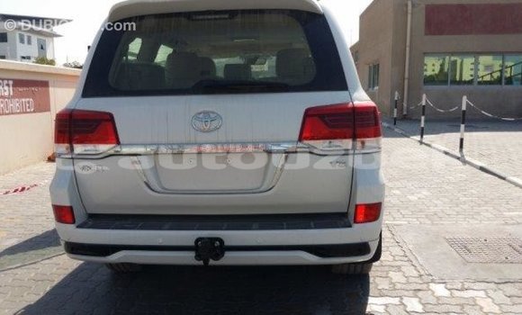 Buy Import Toyota Land Cruiser White Car in Import - Dubai in Andijon Buy Import Toyota Land Cruiser White Car in Import - Dubai in Andijon