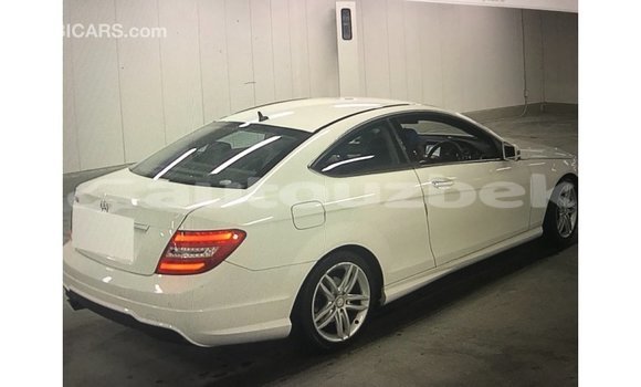 Buy Import Mercedes-Benz 190 White Car in Import - Dubai in Andijon Buy Import Mercedes-Benz 190 White Car in Import - Dubai in Andijon