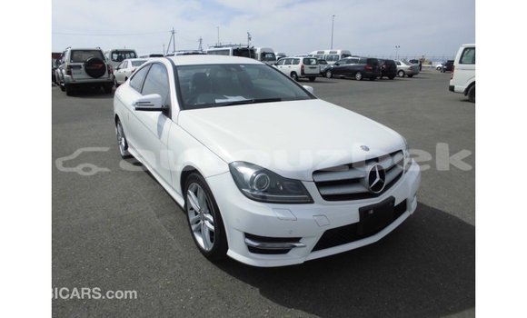 Buy Import Mercedes-Benz 190 White Car in Import - Dubai in Andijon Buy Import Mercedes-Benz 190 White Car in Import - Dubai in Andijon
