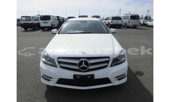 Buy Import Mercedes-Benz 190 White Car in Import - Dubai in Andijon Buy Import Mercedes-Benz 190 White Car in Import - Dubai in Andijon