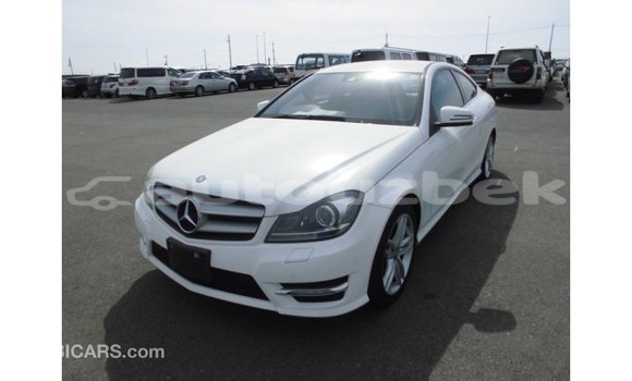 Buy Import Mercedes-Benz 190 White Car in Import - Dubai in Andijon Buy Import Mercedes-Benz 190 White Car in Import - Dubai in Andijon