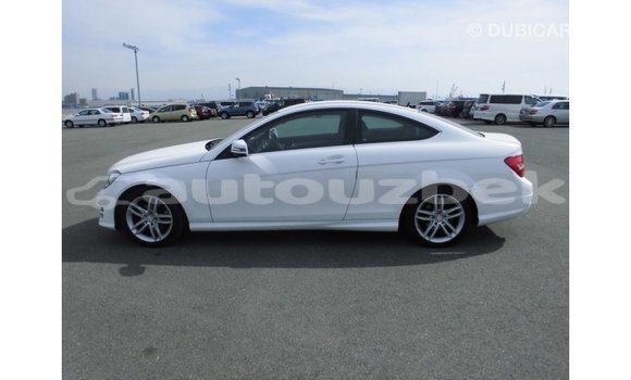 Buy Import Mercedes-Benz 190 White Car in Import - Dubai in Andijon Buy Import Mercedes-Benz 190 White Car in Import - Dubai in Andijon