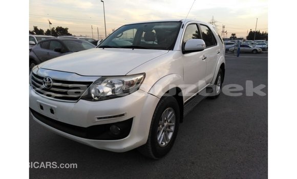 Buy Import Toyota Fortuner White Car in Import - Dubai in Andijon Buy Import Toyota Fortuner White Car in Import - Dubai in Andijon