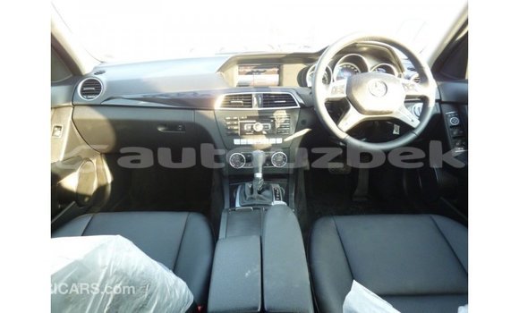 Buy Import Mercedes-Benz 200 White Car in Import - Dubai in Andijon Buy Import Mercedes-Benz 200 White Car in Import - Dubai in Andijon