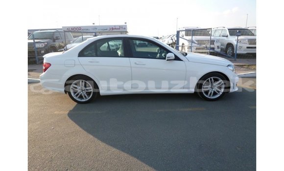 Buy Import Mercedes-Benz 200 White Car in Import - Dubai in Andijon Buy Import Mercedes-Benz 200 White Car in Import - Dubai in Andijon