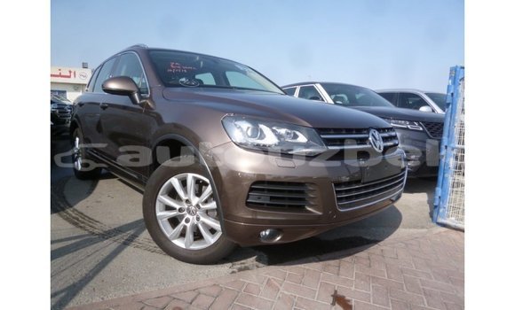 Buy Import Volkswagen Touareg Brown Car in Import - Dubai in Andijon