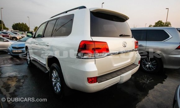 Buy Import Toyota Land Cruiser White Car in Import - Dubai in Andijon Buy Import Toyota Land Cruiser White Car in Import - Dubai in Andijon