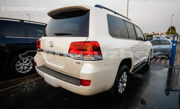 Buy Import Toyota Land Cruiser White Car in Import - Dubai in Andijon Buy Import Toyota Land Cruiser White Car in Import - Dubai in Andijon