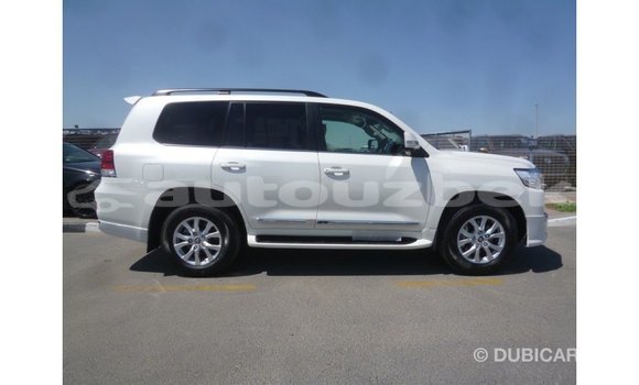 Buy Import Toyota Land Cruiser White Car in Import - Dubai in Andijon Buy Import Toyota Land Cruiser White Car in Import - Dubai in Andijon