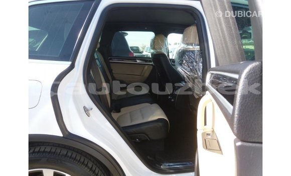 Buy Import Volkswagen Touareg White Car in Import - Dubai in Andijon Buy Import Volkswagen Touareg White Car in Import - Dubai in Andijon