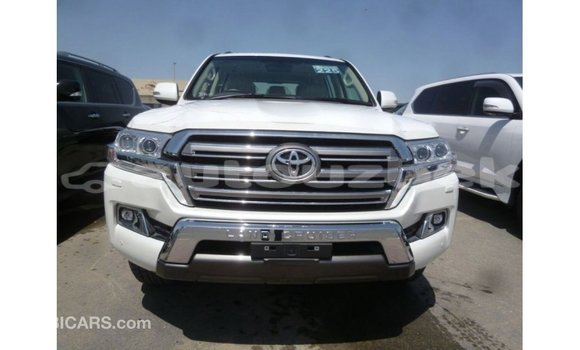 Buy Import Toyota Land Cruiser White Car in Import - Dubai in Andijon Buy Import Toyota Land Cruiser White Car in Import - Dubai in Andijon