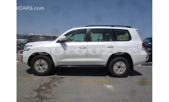 Buy Import Toyota Land Cruiser White Car in Import - Dubai in Andijon Buy Import Toyota Land Cruiser White Car in Import - Dubai in Andijon