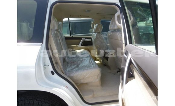 Buy Import Toyota Land Cruiser White Car in Import - Dubai in Andijon Buy Import Toyota Land Cruiser White Car in Import - Dubai in Andijon