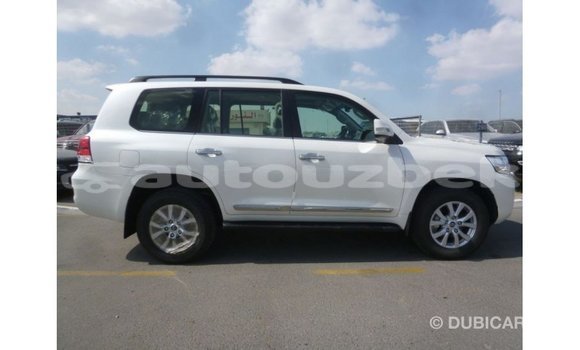 Buy Import Toyota Land Cruiser White Car in Import - Dubai in Andijon Buy Import Toyota Land Cruiser White Car in Import - Dubai in Andijon