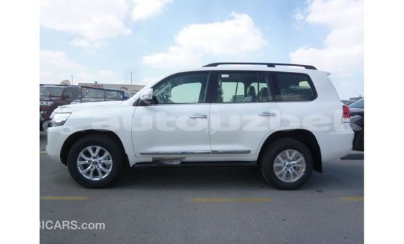 Buy Import Toyota Land Cruiser White Car in Import - Dubai in Andijon Buy Import Toyota Land Cruiser White Car in Import - Dubai in Andijon