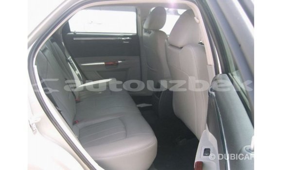 Buy Import Chrysler 300 Beige Car in Import - Dubai in Andijon Buy Import Chrysler 300 Beige Car in Import - Dubai in Andijon