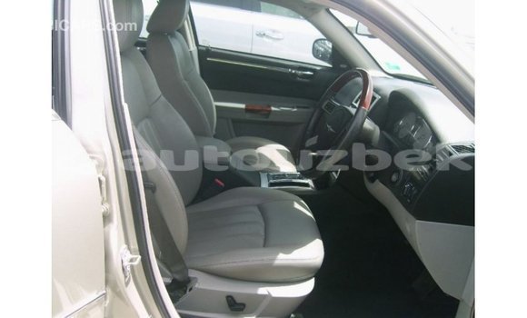 Buy Import Chrysler 300 Beige Car in Import - Dubai in Andijon Buy Import Chrysler 300 Beige Car in Import - Dubai in Andijon