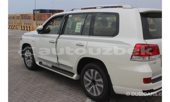 Buy Import Toyota Land Cruiser White Car in Import - Dubai in Andijon Buy Import Toyota Land Cruiser White Car in Import - Dubai in Andijon