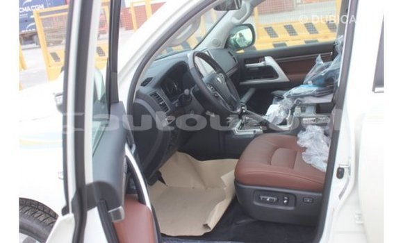 Buy Import Toyota Land Cruiser White Car in Import - Dubai in Andijon Buy Import Toyota Land Cruiser White Car in Import - Dubai in Andijon