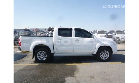 Buy Import Toyota Hilux White Car in Import - Dubai in Andijon Buy Import Toyota Hilux White Car in Import - Dubai in Andijon