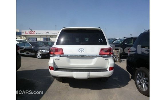 Buy Import Toyota Land Cruiser White Car in Import - Dubai in Andijon Buy Import Toyota Land Cruiser White Car in Import - Dubai in Andijon
