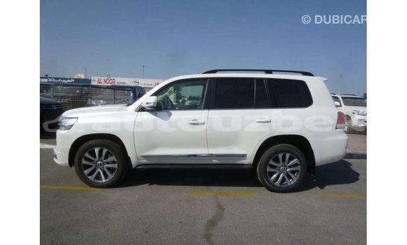 Buy Import Toyota Land Cruiser White Car in Import - Dubai in Andijon Buy Import Toyota Land Cruiser White Car in Import - Dubai in Andijon