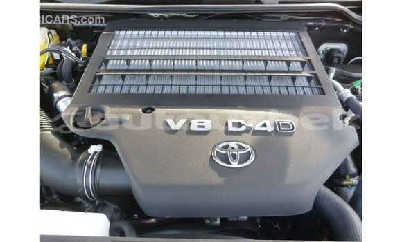 Buy Import Toyota Land Cruiser White Car in Import - Dubai in Andijon Buy Import Toyota Land Cruiser White Car in Import - Dubai in Andijon