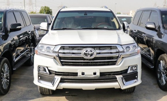 Buy Import Toyota Land Cruiser White Car in Import - Dubai in Andijon Buy Import Toyota Land Cruiser White Car in Import - Dubai in Andijon