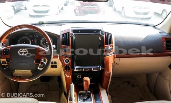 Buy Import Toyota Land Cruiser White Car in Import - Dubai in Andijon Buy Import Toyota Land Cruiser White Car in Import - Dubai in Andijon