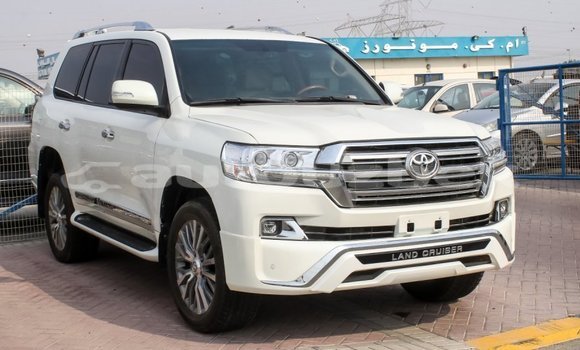 Buy Import Toyota Land Cruiser White Car in Import - Dubai in Andijon Buy Import Toyota Land Cruiser White Car in Import - Dubai in Andijon