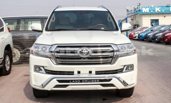 Buy Import Toyota Land Cruiser White Car in Import - Dubai in Andijon Buy Import Toyota Land Cruiser White Car in Import - Dubai in Andijon